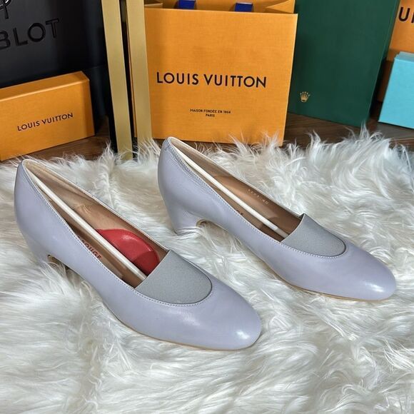 BNIB slip ons! - Picture 2 of 9